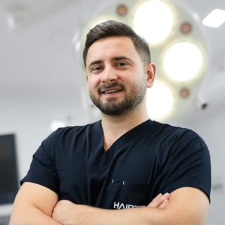 Berkay, Teamleider Hairtechnicians bij Hairtec Haarkliniek