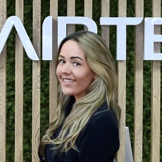 Josje, Gastvrouw bij Hairtec Haarkliniek