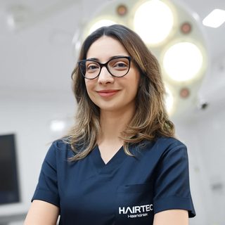 Ozge, Hairtechnician bij Hairtec Haarkliniek