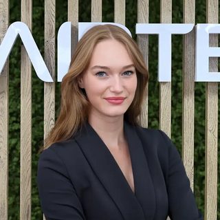 Samantha, Gastvrouw bij Hairtec Haarkliniek