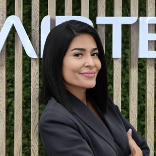 Zeynep, Gastvrouw bij Hairtec Haarkliniek